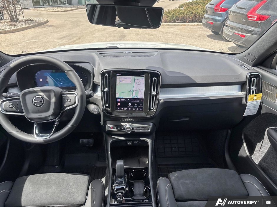 2026 Volvo XC40 Ultra Black Edition-23