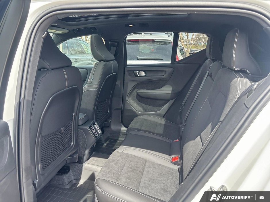 2026 Volvo XC40 Ultra Black Edition-22