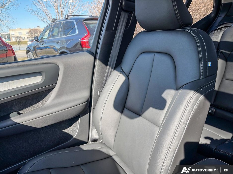 2026 Volvo XC40 Core Dark Theme-20