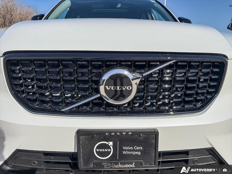 2026 Volvo XC40 Core Dark Theme-6