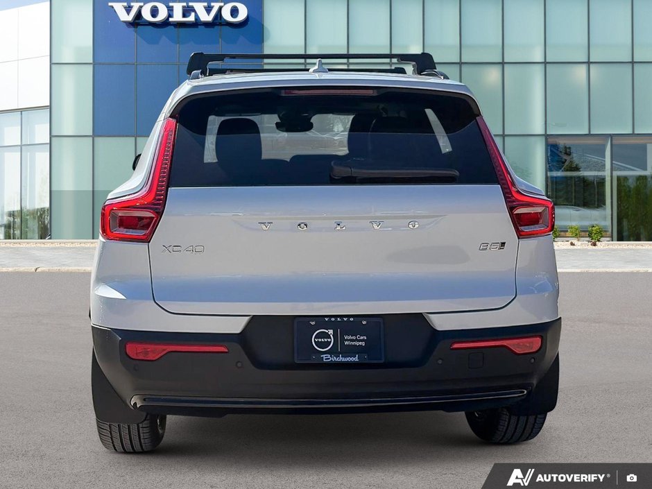 2026 Volvo XC40 Core Dark Theme-4