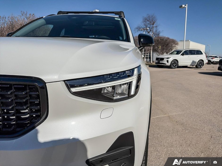 2026 Volvo XC40 Core Dark Theme-11