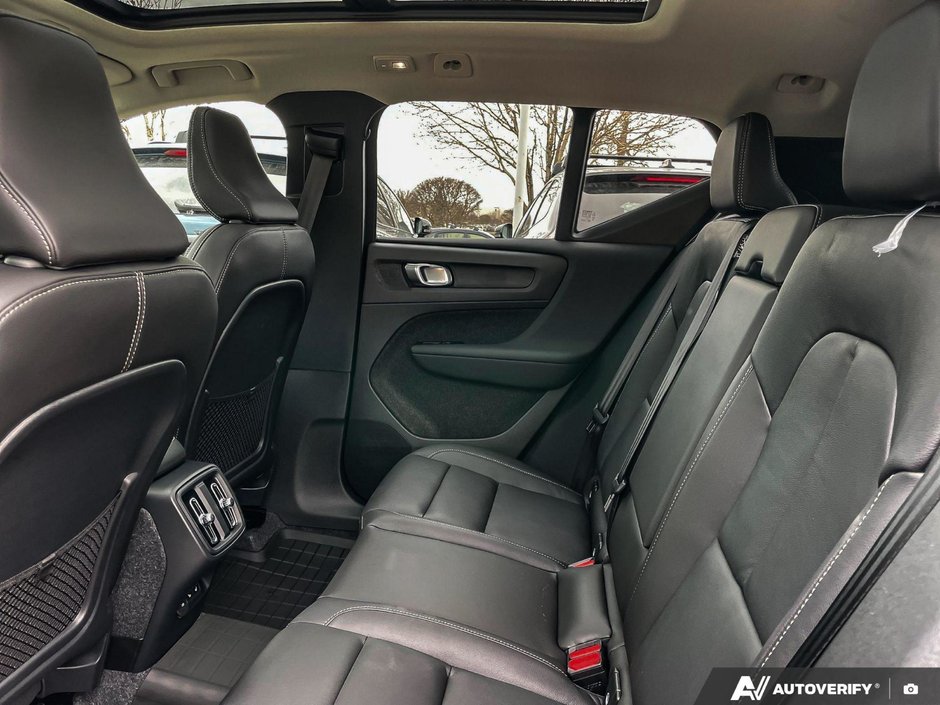 2026 Volvo XC40 Core Dark Theme-23