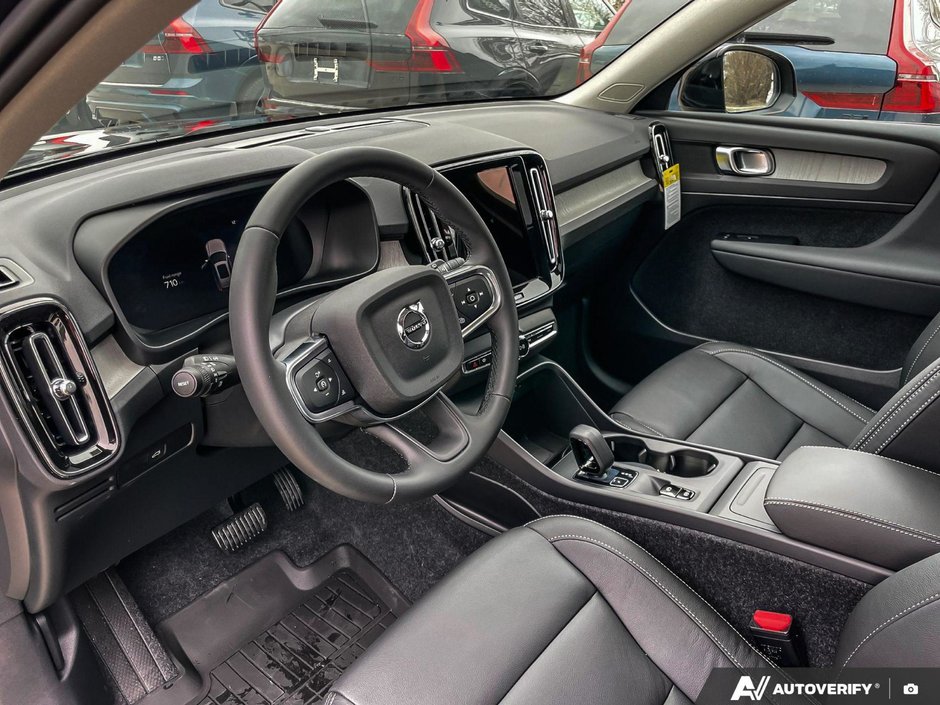 2026 Volvo XC40 Core Dark Theme-13