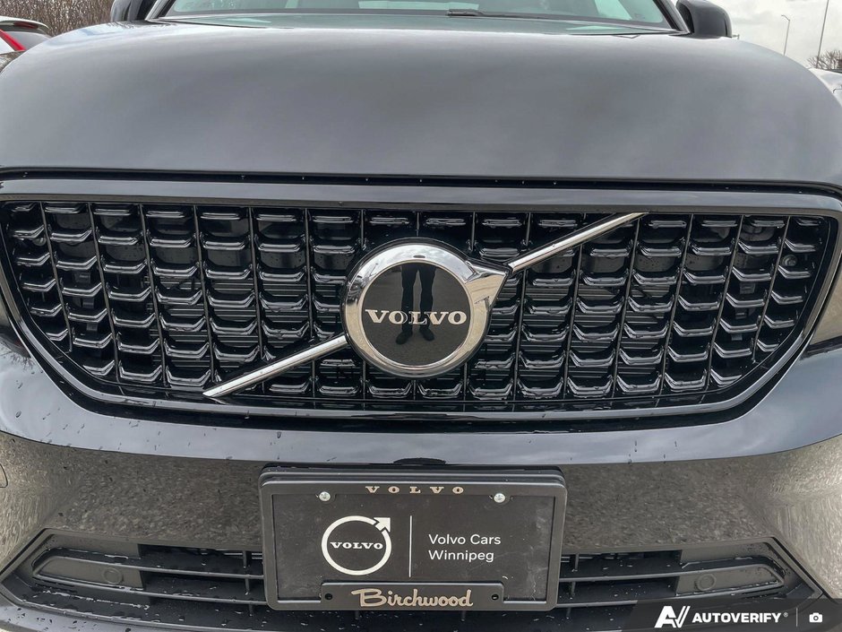 2026 Volvo XC40 Core Dark Theme-6