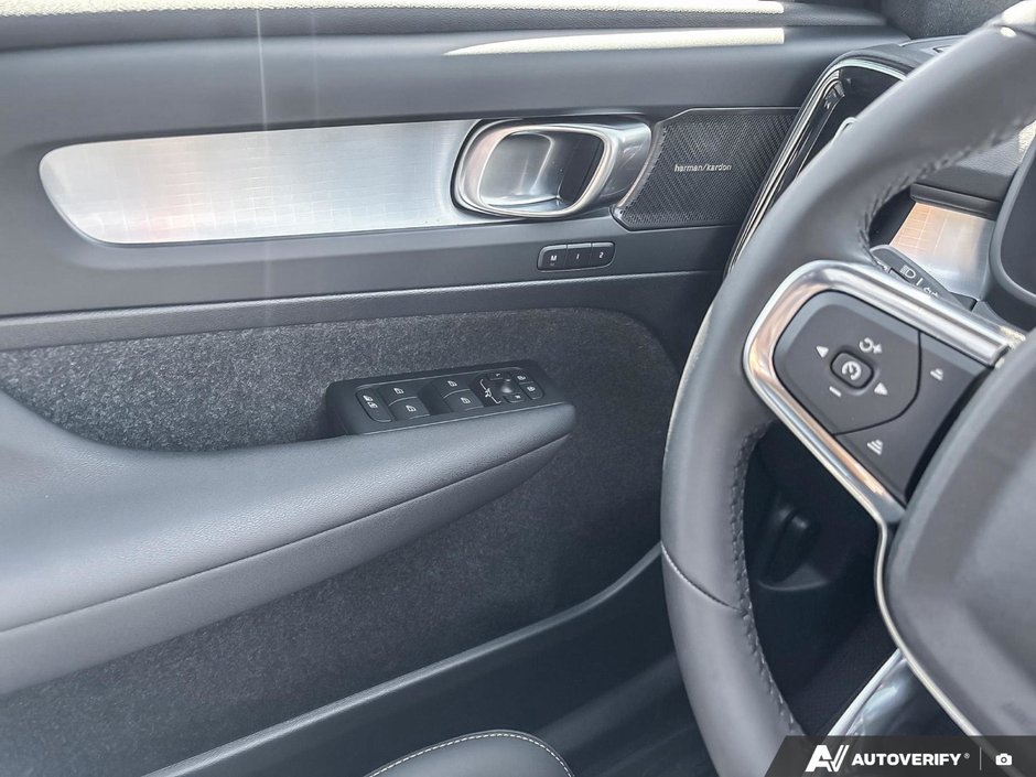 2026 Volvo XC40 Ultra Black Edition-16