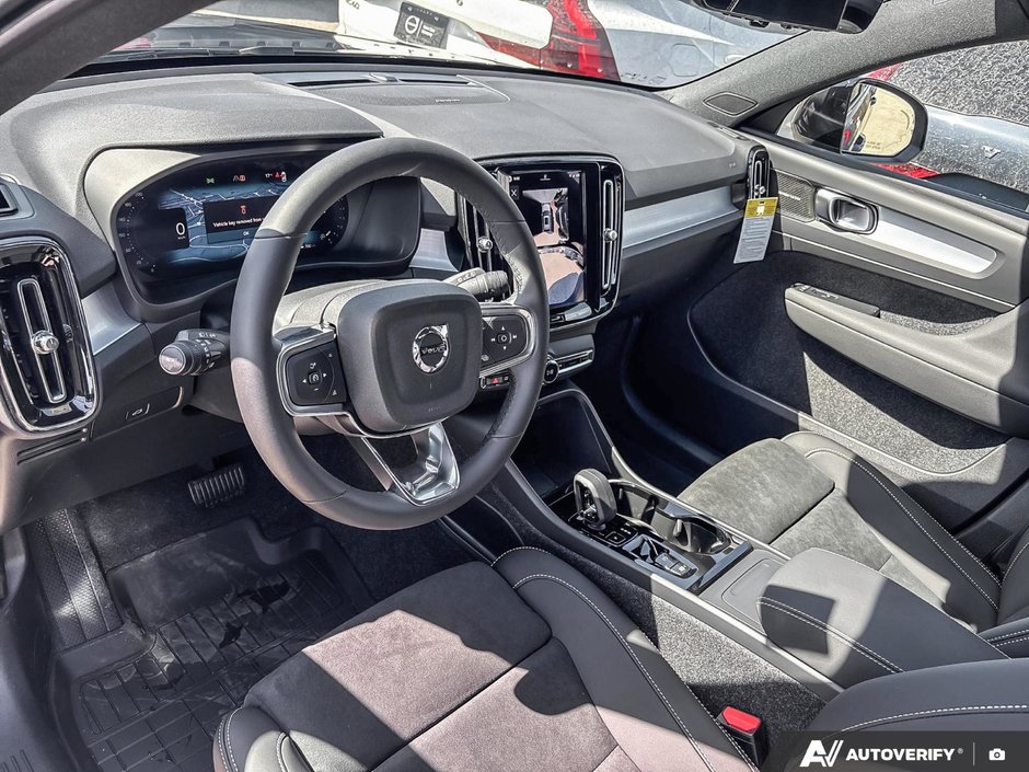 2026 Volvo XC40 Ultra Black Edition-12