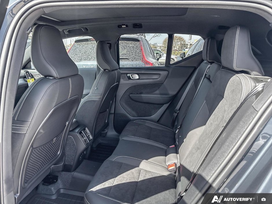 2026 Volvo XC40 Ultra Black Edition-22