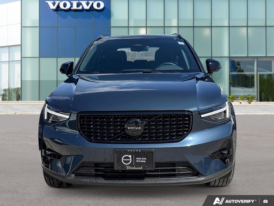 2026 Volvo XC40 Ultra Black Edition-4