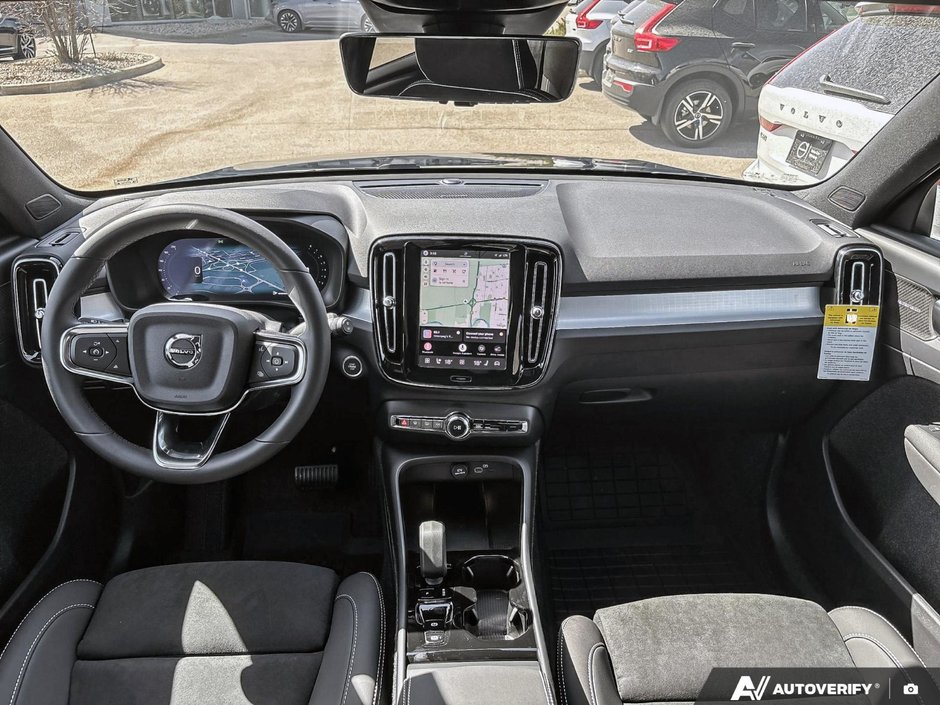 2026 Volvo XC40 Ultra Black Edition-23
