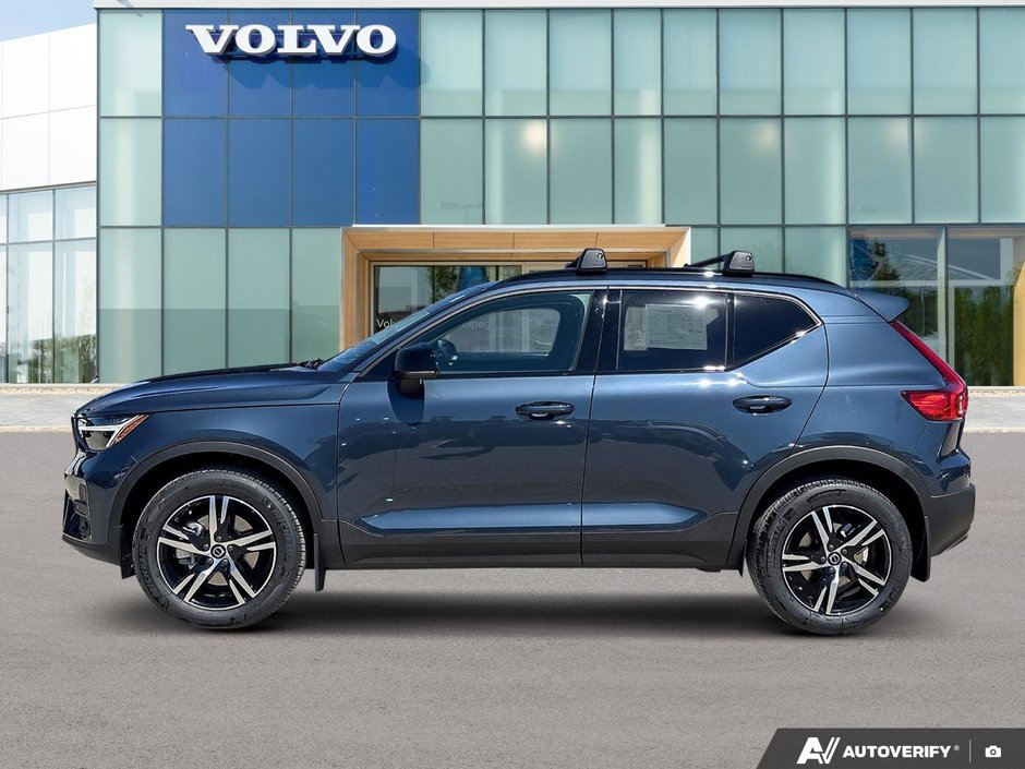 2026 Volvo XC40 Core Dark Theme-1