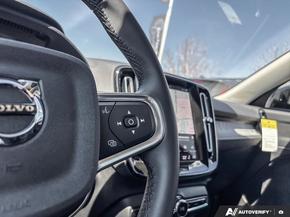 2026 Volvo XC40 Core Dark Theme-15