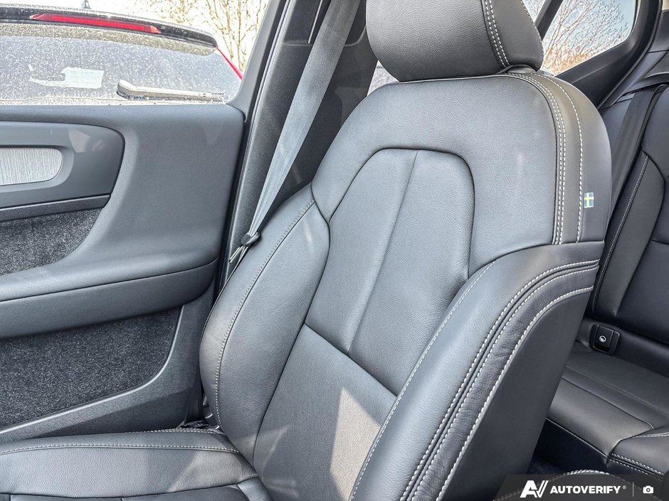 2026 Volvo XC40 Core Dark Theme-19