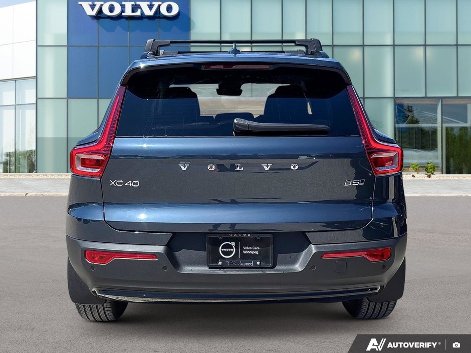 2026 Volvo XC40 Core Dark Theme-3