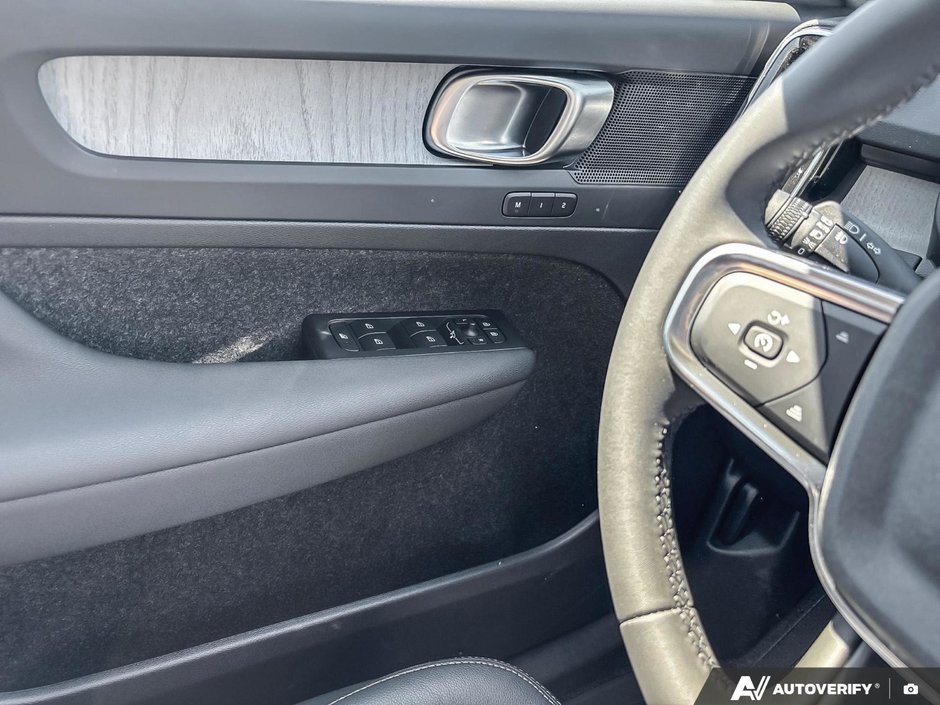 2026 Volvo XC40 Core Dark Theme-16