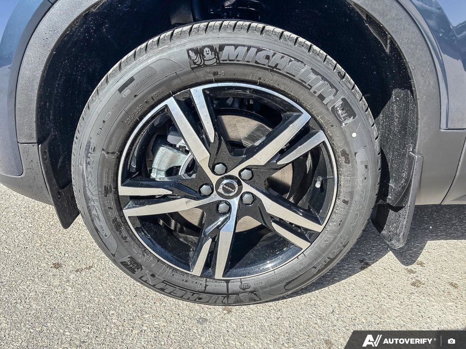 2026 Volvo XC40 Core Dark Theme-8