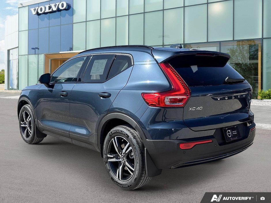 2026 Volvo XC40 Core Dark Theme-2