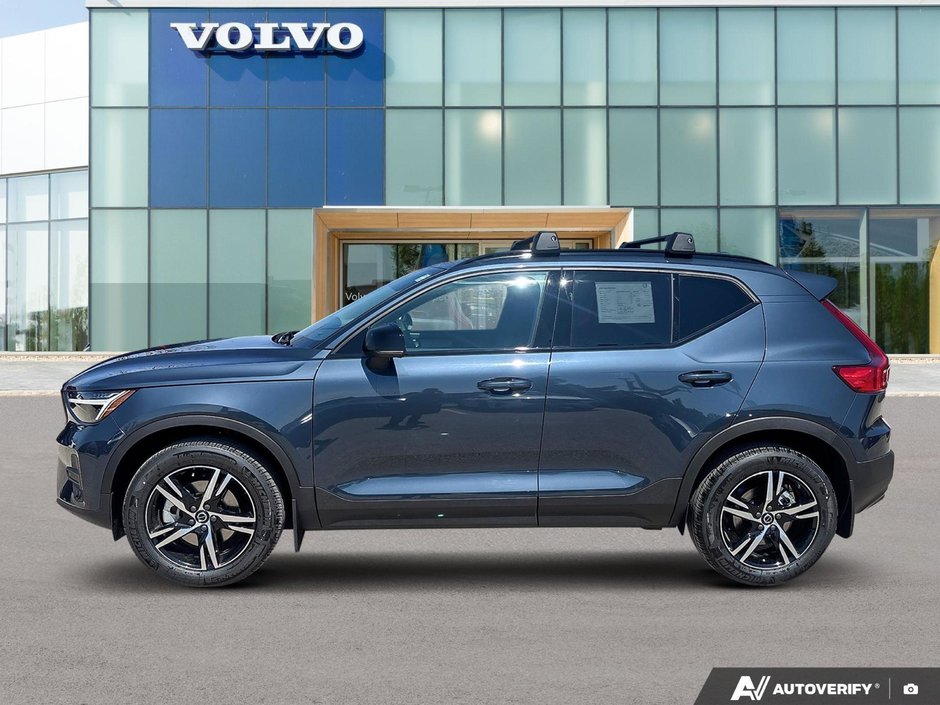 2026 Volvo XC40 Core Dark Theme-1