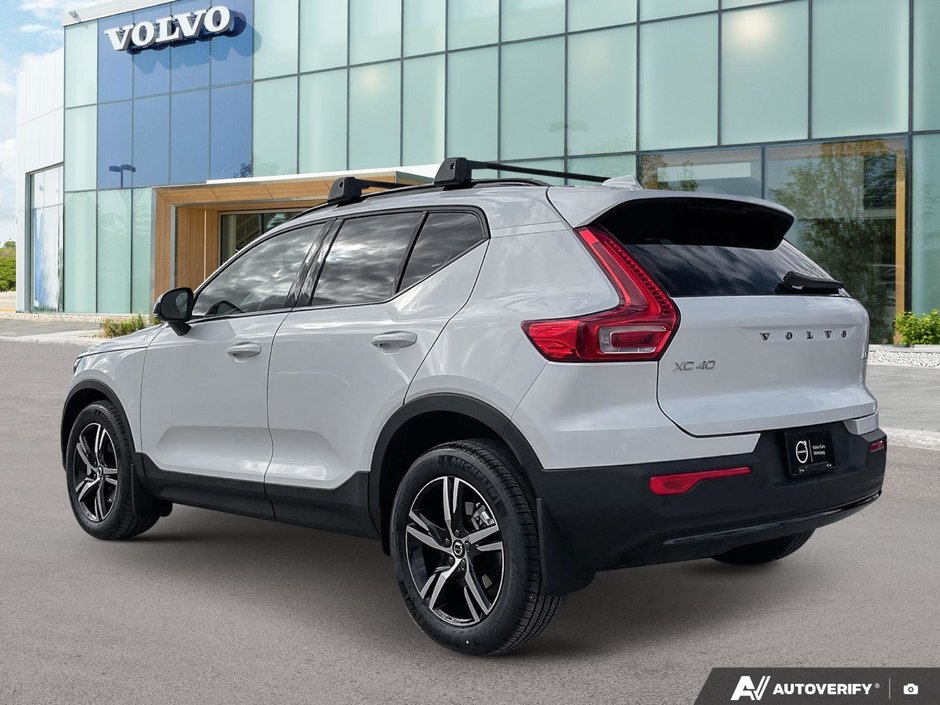 2026 Volvo XC40 Core Dark Theme-2