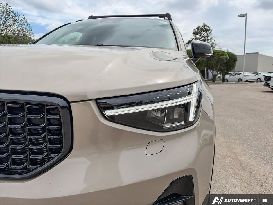 2026 Volvo XC40 Plus Dark Theme-11