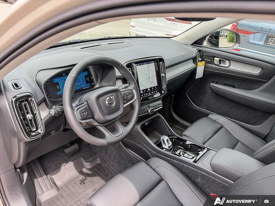 2026 Volvo XC40 Plus Dark Theme-13