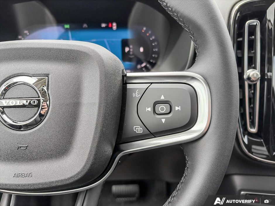 2026 Volvo XC40 Plus Dark Theme-16