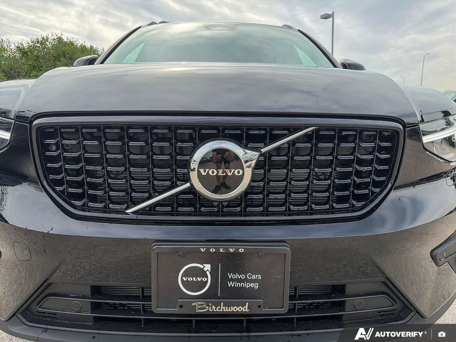 2026 Volvo XC40 Core Dark Theme-6