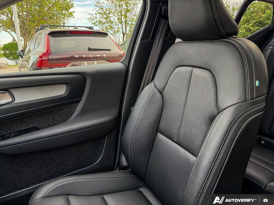 2026 Volvo XC40 Core Dark Theme-20