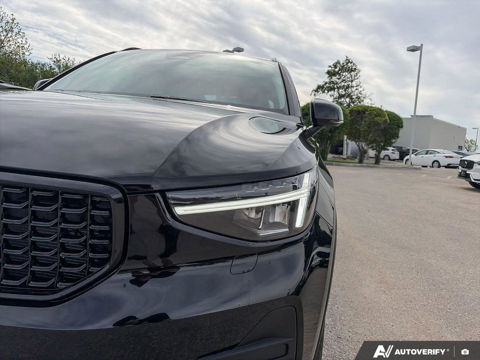 2026 Volvo XC40 Core Dark Theme-11