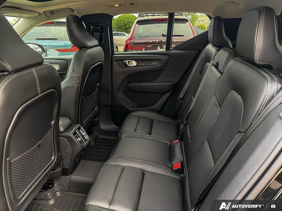 2026 Volvo XC40 Core Dark Theme-23