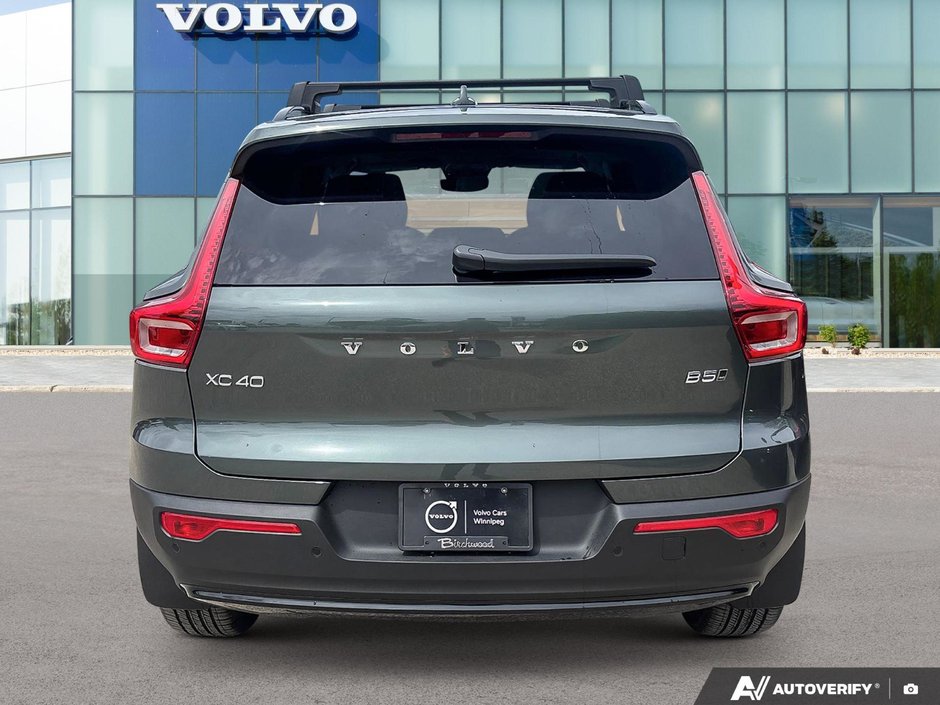 2026 Volvo XC40 Plus Dark Theme-4