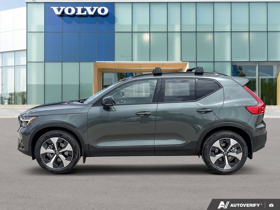 2026 Volvo XC40 Plus Dark Theme-2