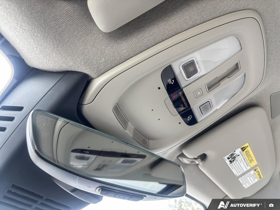 2026 Volvo XC40 Plus Dark Theme-21