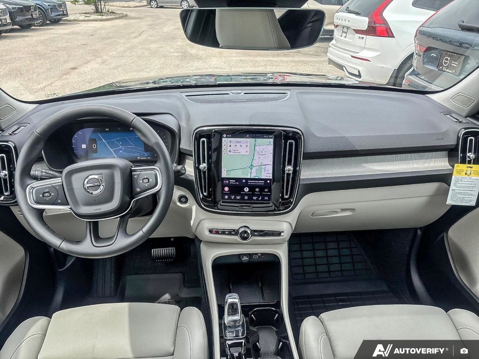 2026 Volvo XC40 Plus Dark Theme-24