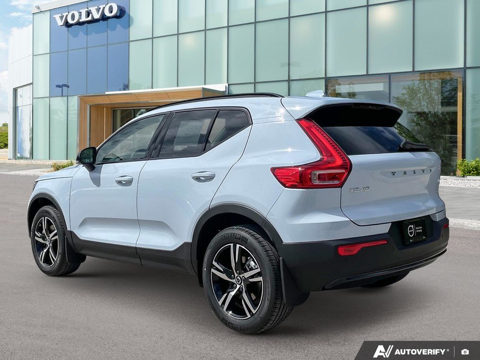 2026 Volvo XC40 Core Dark Theme-3