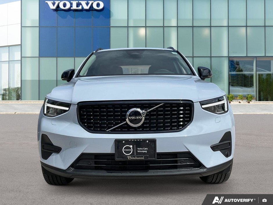 2026 Volvo XC40 Core Dark Theme-5