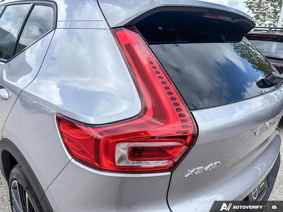 2026 Volvo XC40 Ultra Dark Theme-12