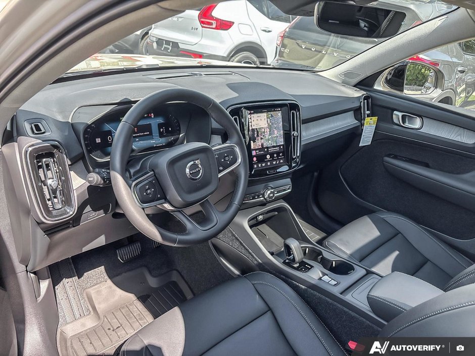 2026 Volvo XC40 Core Dark Theme-12