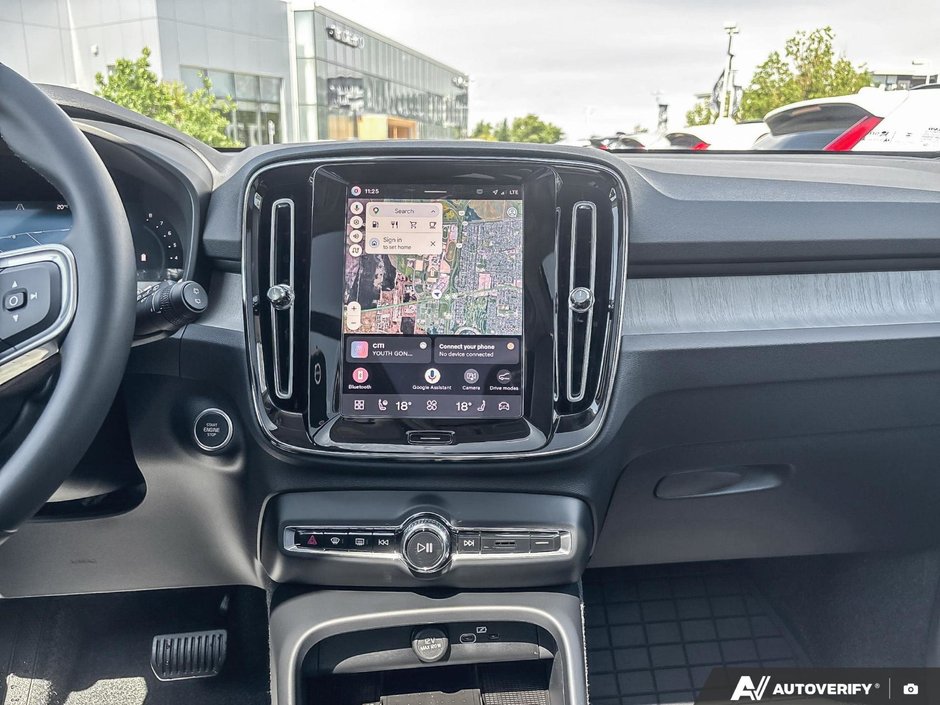 2026 Volvo XC40 Core Dark Theme-18