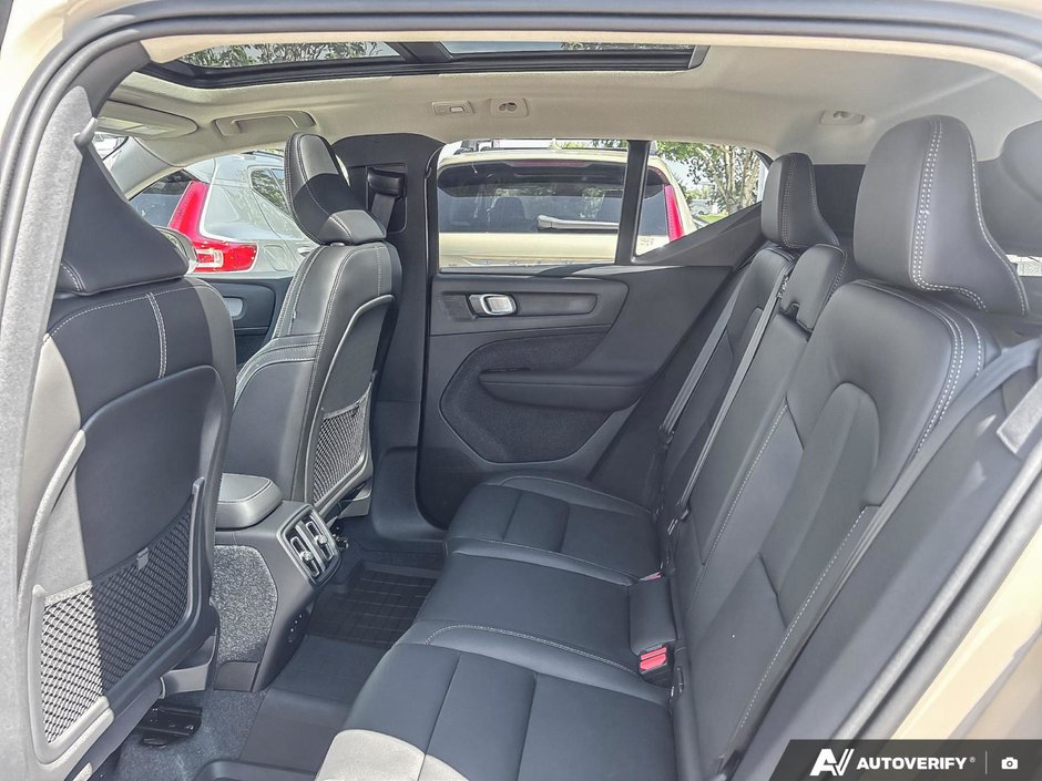 2026 Volvo XC40 Core Dark Theme-22