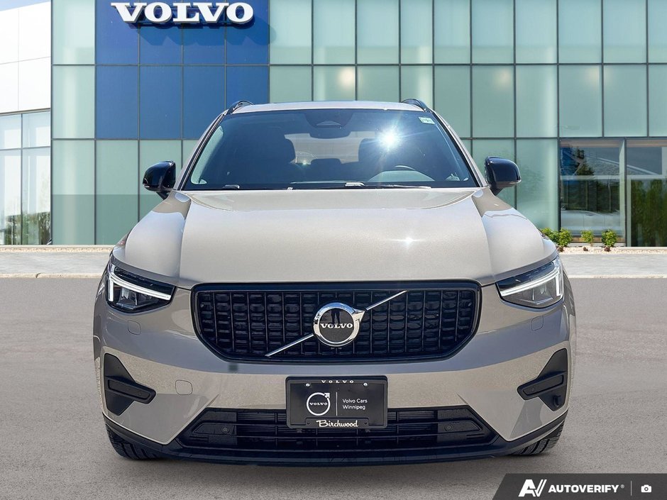 2026 Volvo XC40 Core Dark Theme-4