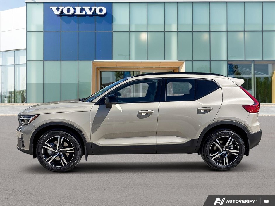 2026 Volvo XC40 Core Dark Theme-1