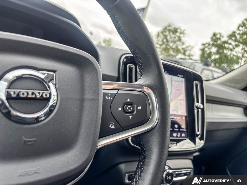2026 Volvo XC40 Plus Dark Theme-16