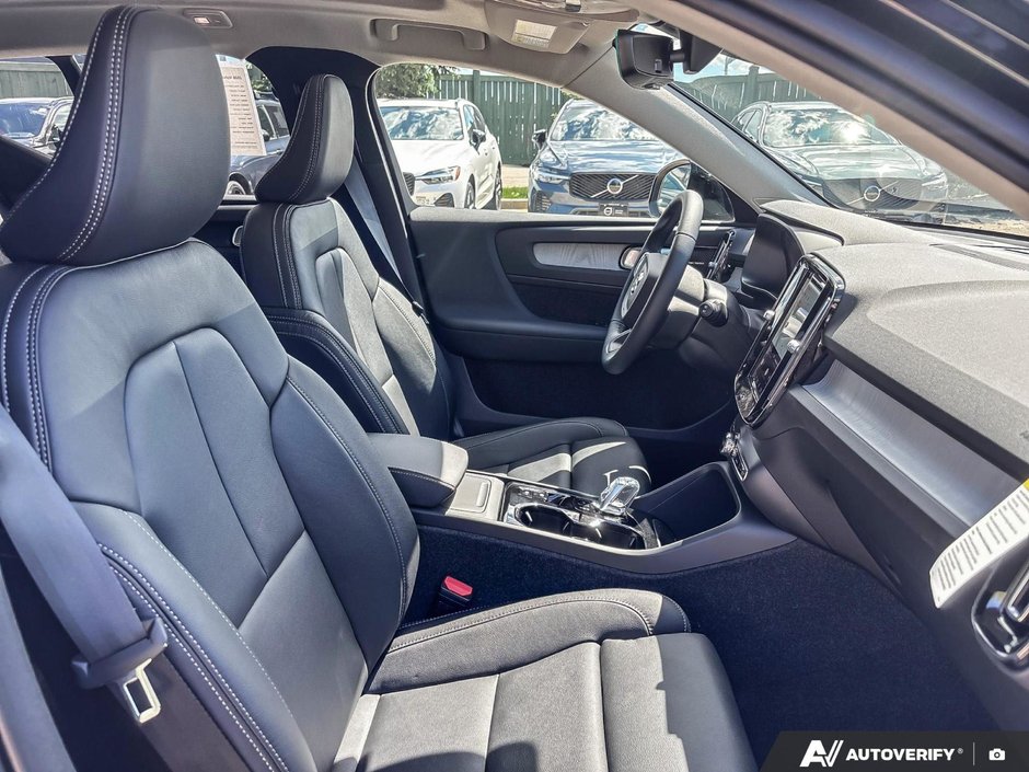 2026 Volvo XC40 Plus Dark Theme-22