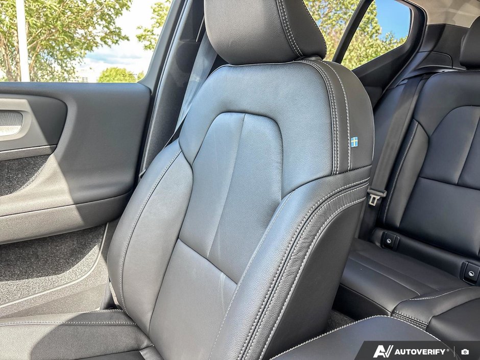 2026 Volvo XC40 Plus Dark Theme-20