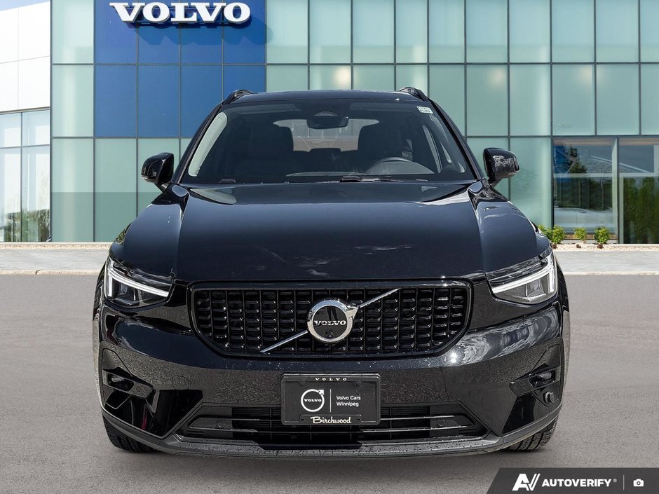 2026 Volvo XC40 Plus Dark Theme-5