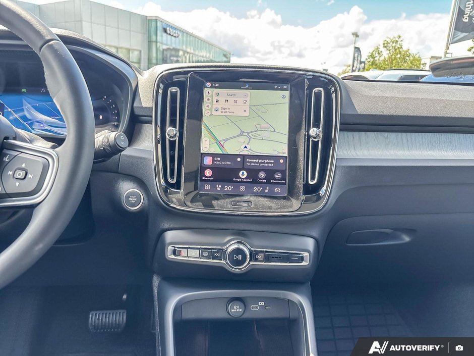 2026 Volvo XC40 Plus Dark Theme-19