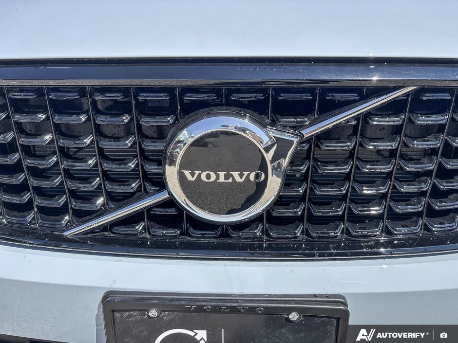 2026 Volvo XC40 Core Dark Theme-6