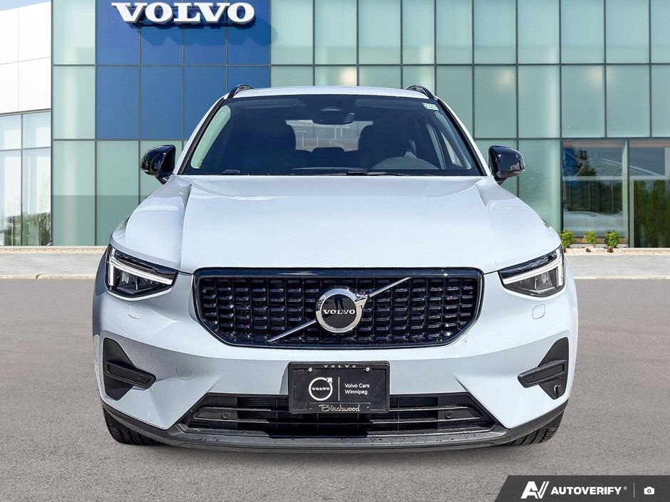 2026 Volvo XC40 Core Dark Theme-5