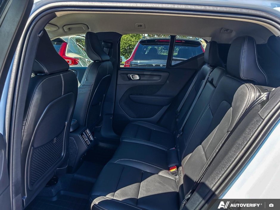 2026 Volvo XC40 Core Dark Theme-23